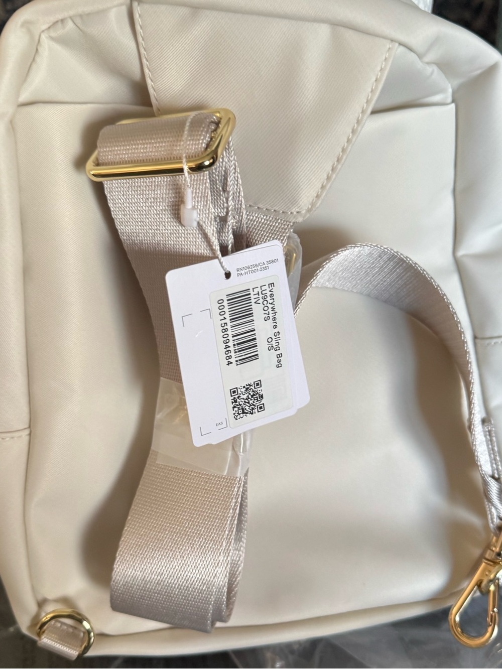 lululemon athletica Everywhere Sling Bag in ivory/New With Tag - Picture 10 of 10